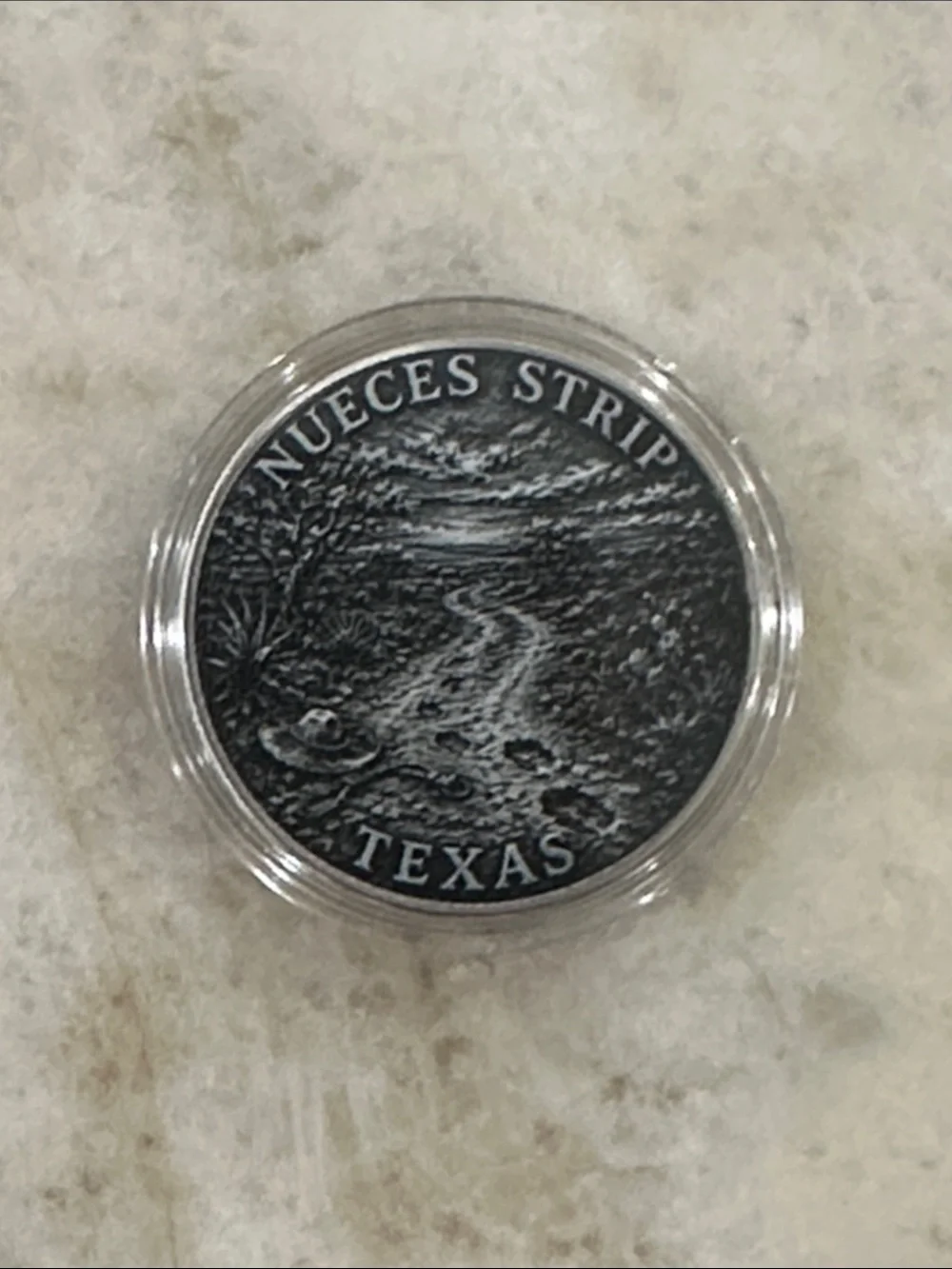 El Muerto Black Decorative Coin Pendant - Men’s Accessory